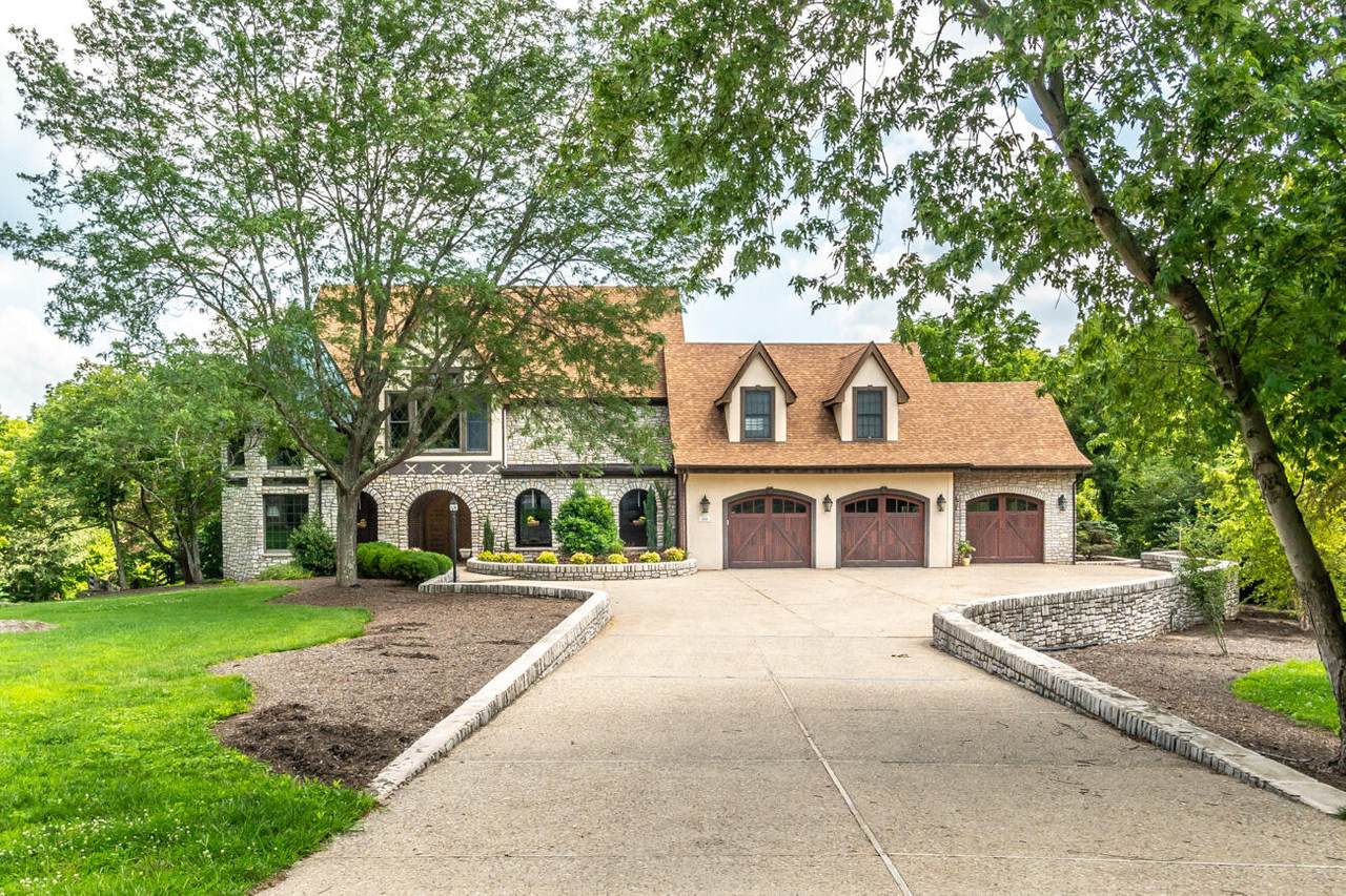 220 Crimson Drive - Photo 1