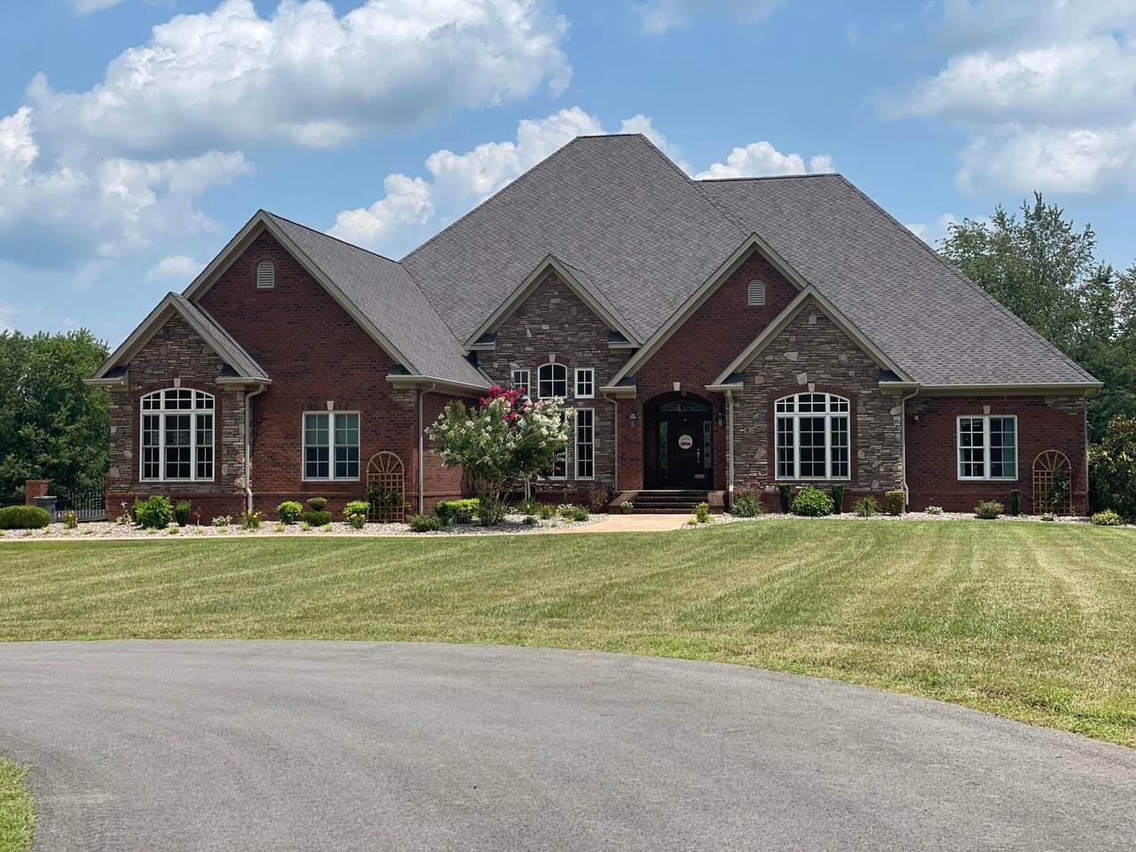 632 80 Drive - Photo 1