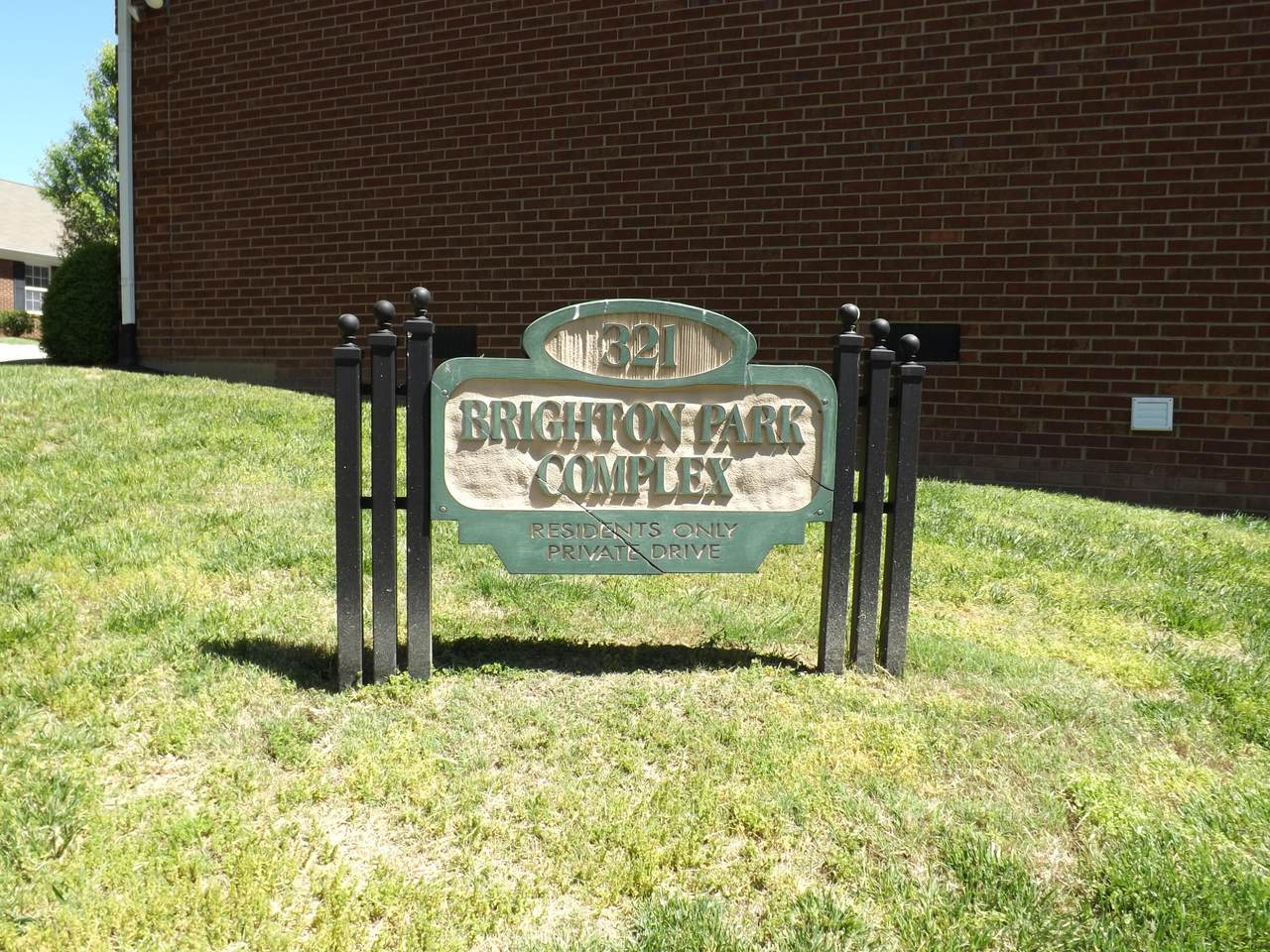 321 Brighton Park Boulevard - Photo 1