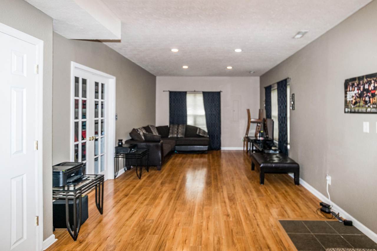 130 Thomas Lane - Photo 1