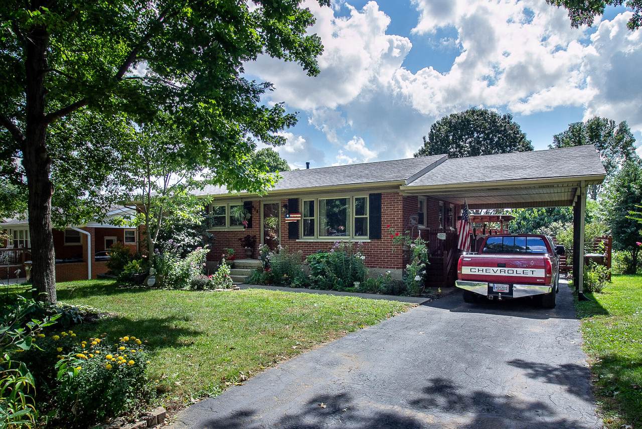 615 Summit Drive - Photo 1