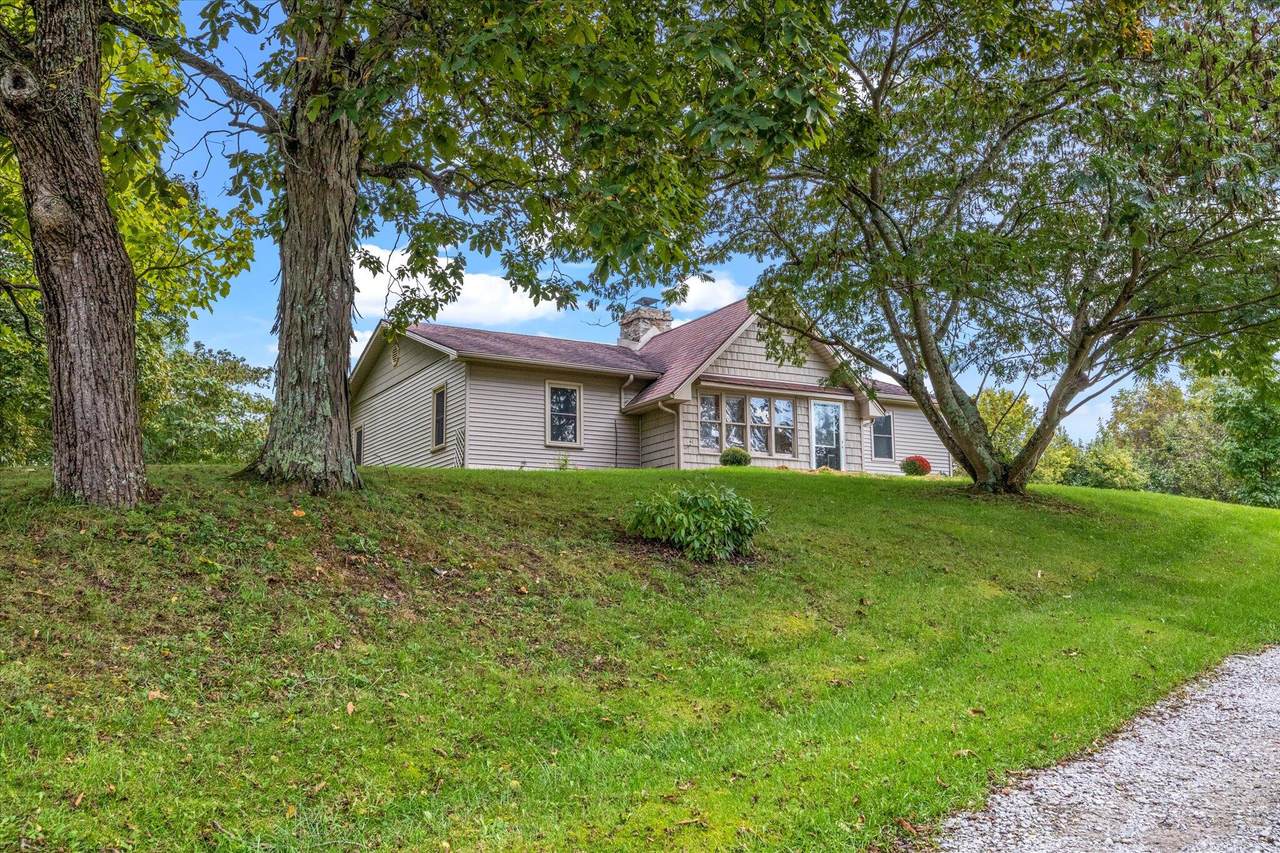 6236 Cincinnati Road - Photo 1