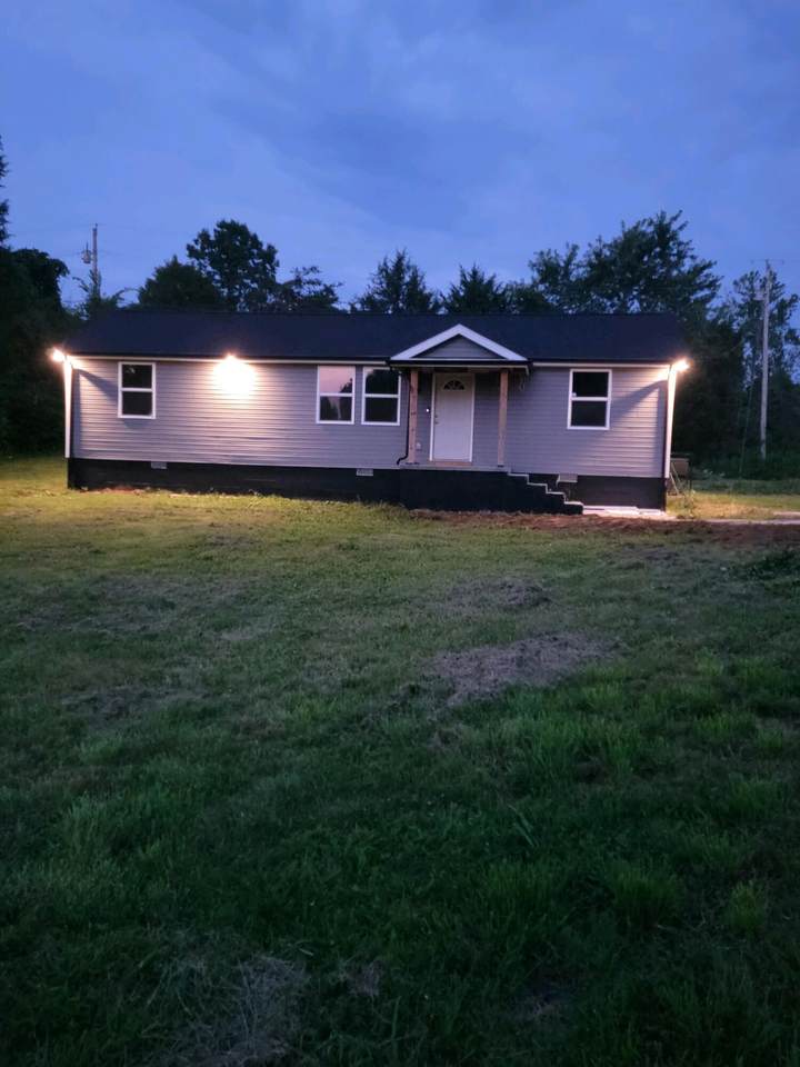 139 Lakeshore Drive - Photo 1