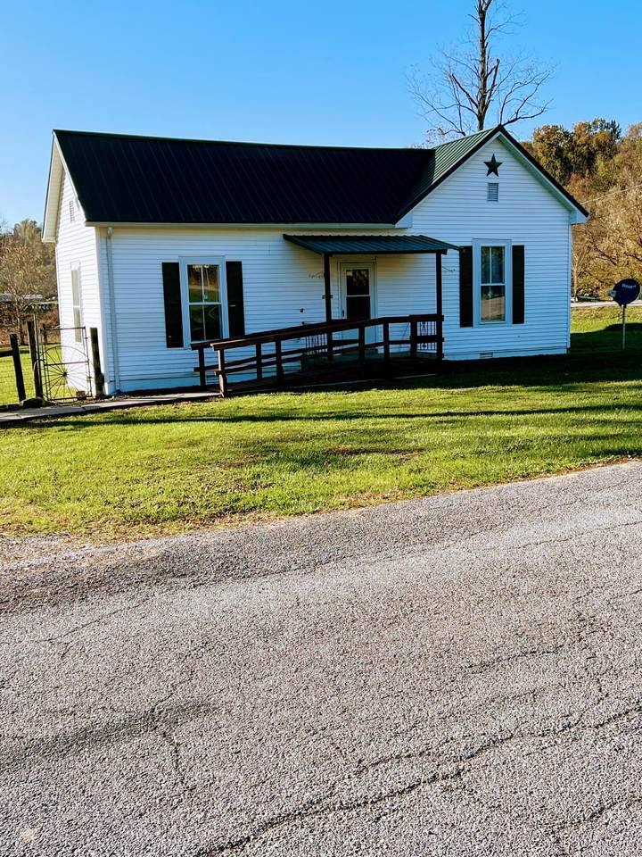 1000 Bridge Hill Rd - Photo 1