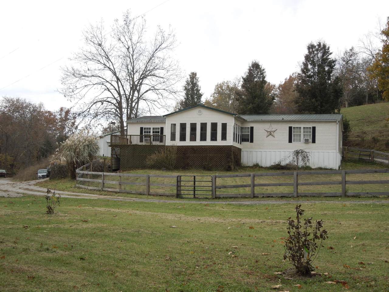 8725 Bald Knob Road - Photo 1