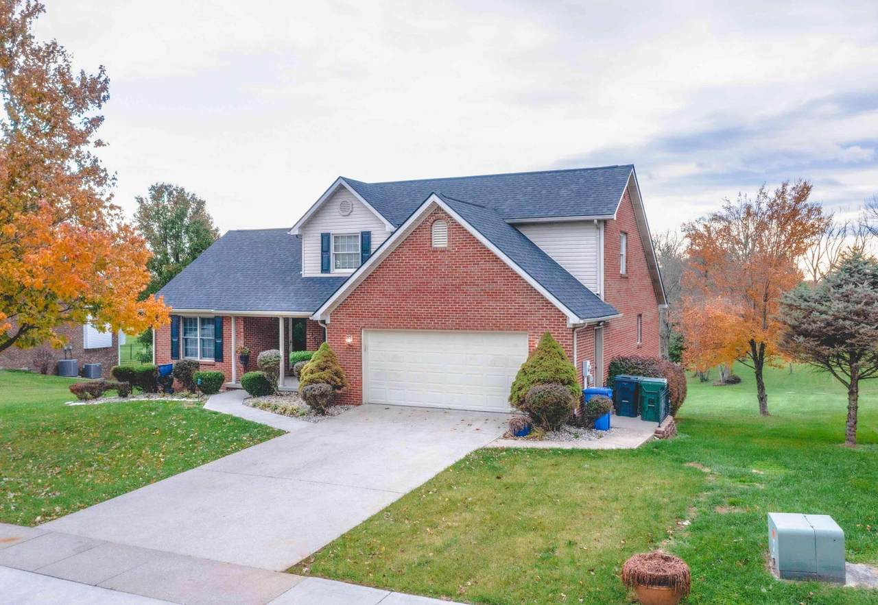 424 Hunters Run Drive - Photo 1