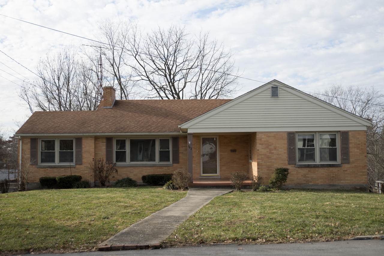 562 Sycamore Street - Photo 1