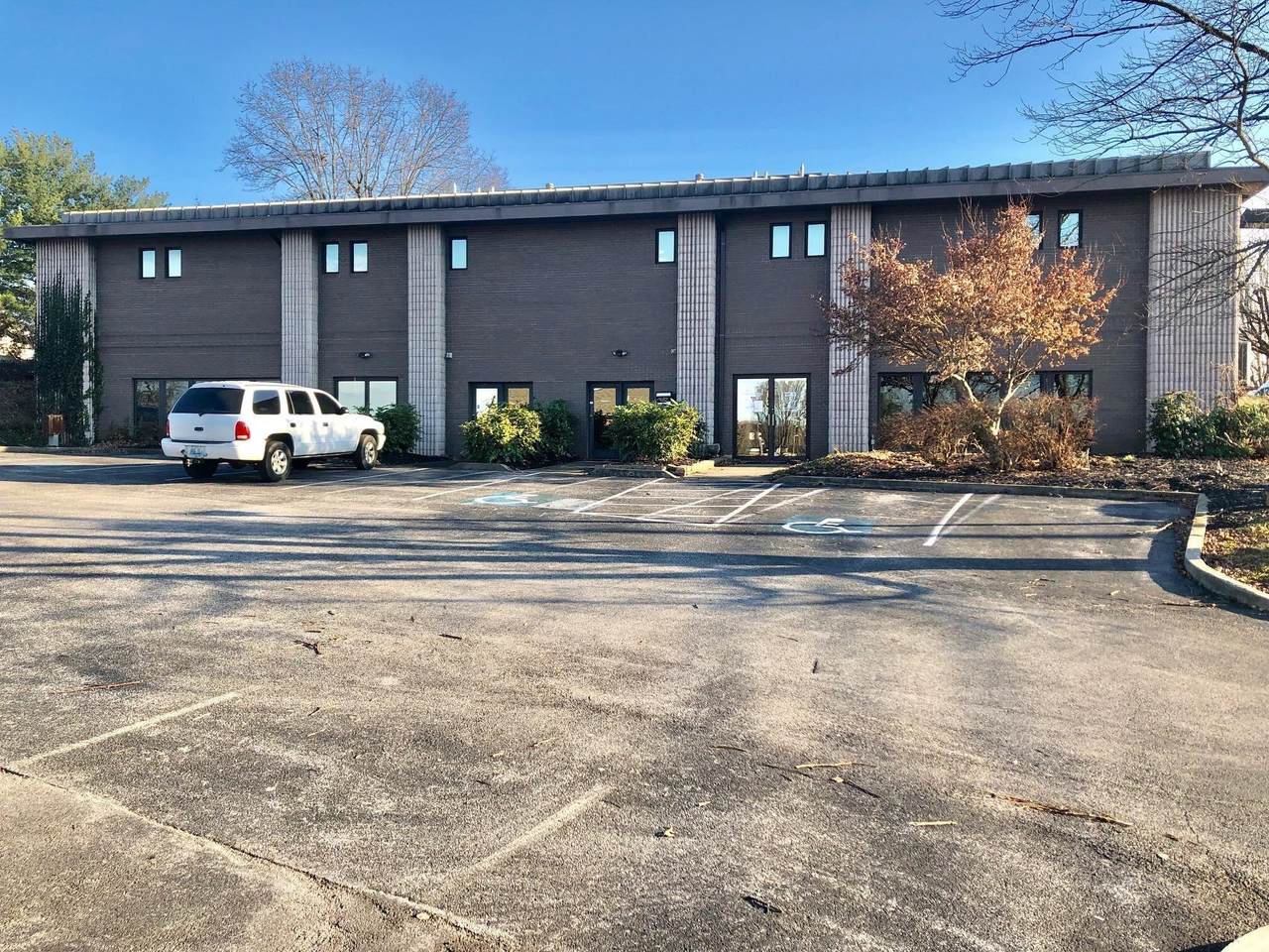 402 Bogle Street - Photo 1