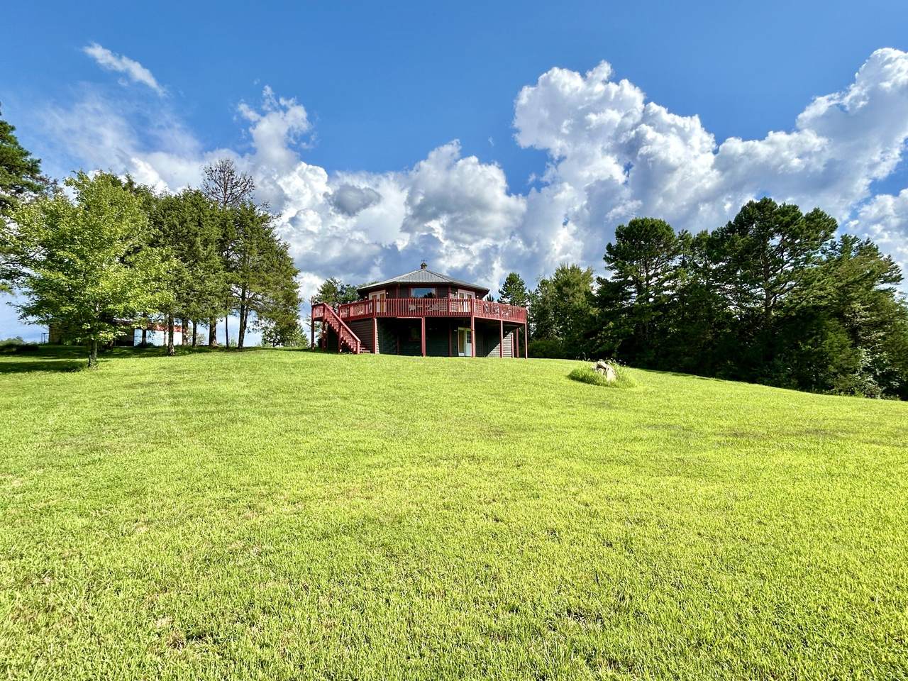 https://bt-photos.global.ssl.fastly.net/lexington/1280_boomver_1_20250730172208870527000000-2.jpg
