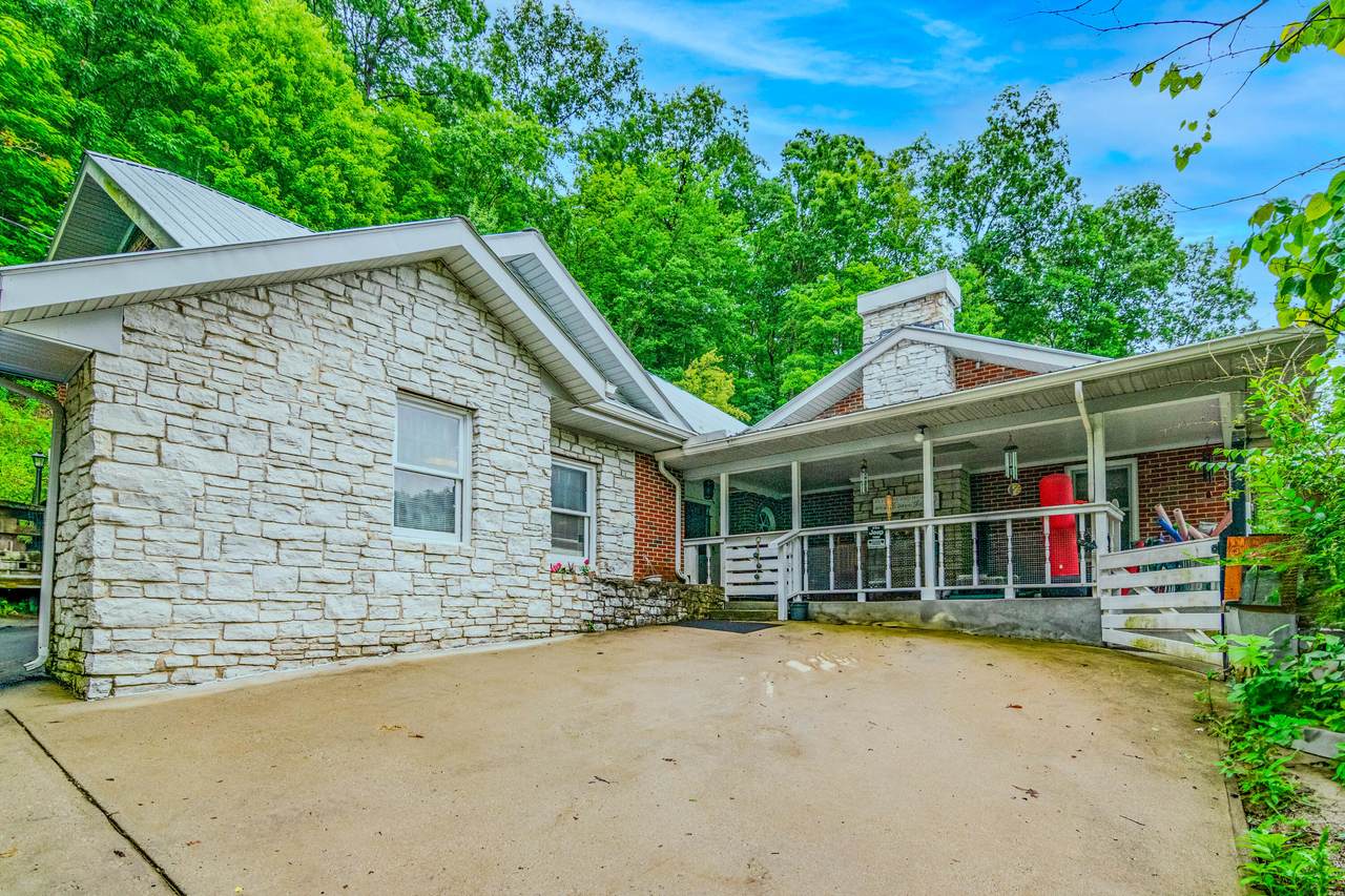 604 Highway 421 N - Photo 1