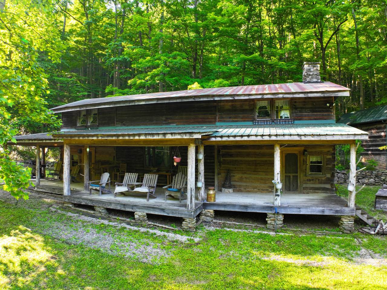 692 Little Doe Creek Road - Photo 1