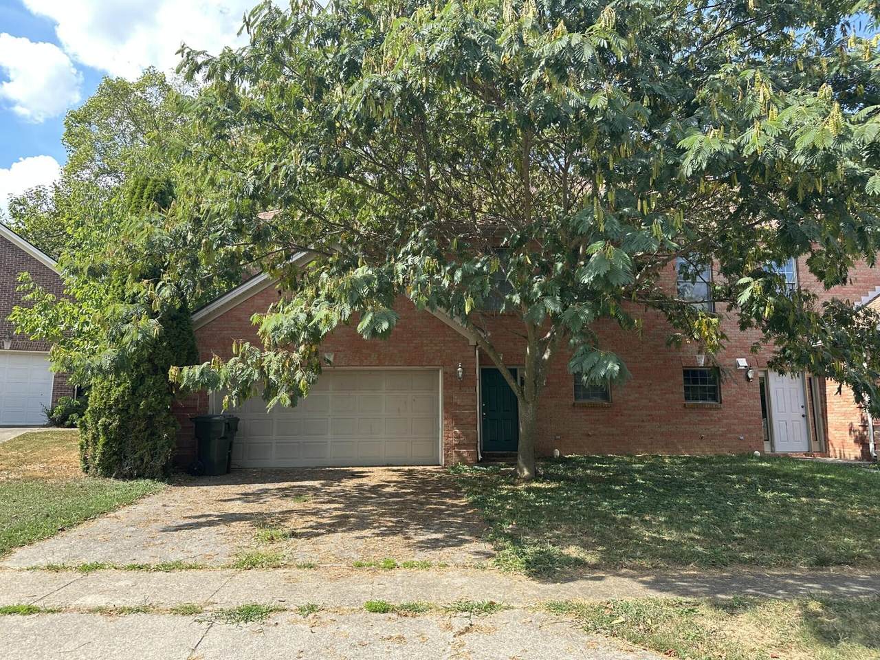 916 Literary Circle - Photo 1