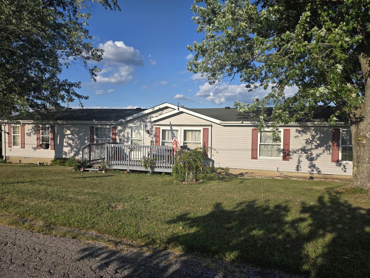 105 Latimer Lane - Photo 1