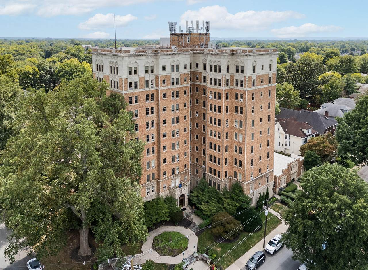 2140 Bonnycastle Avenue - Photo 1