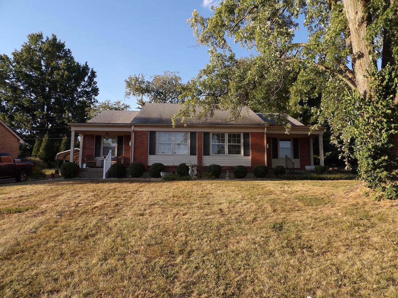 837 Malabu Drive - Photo 1