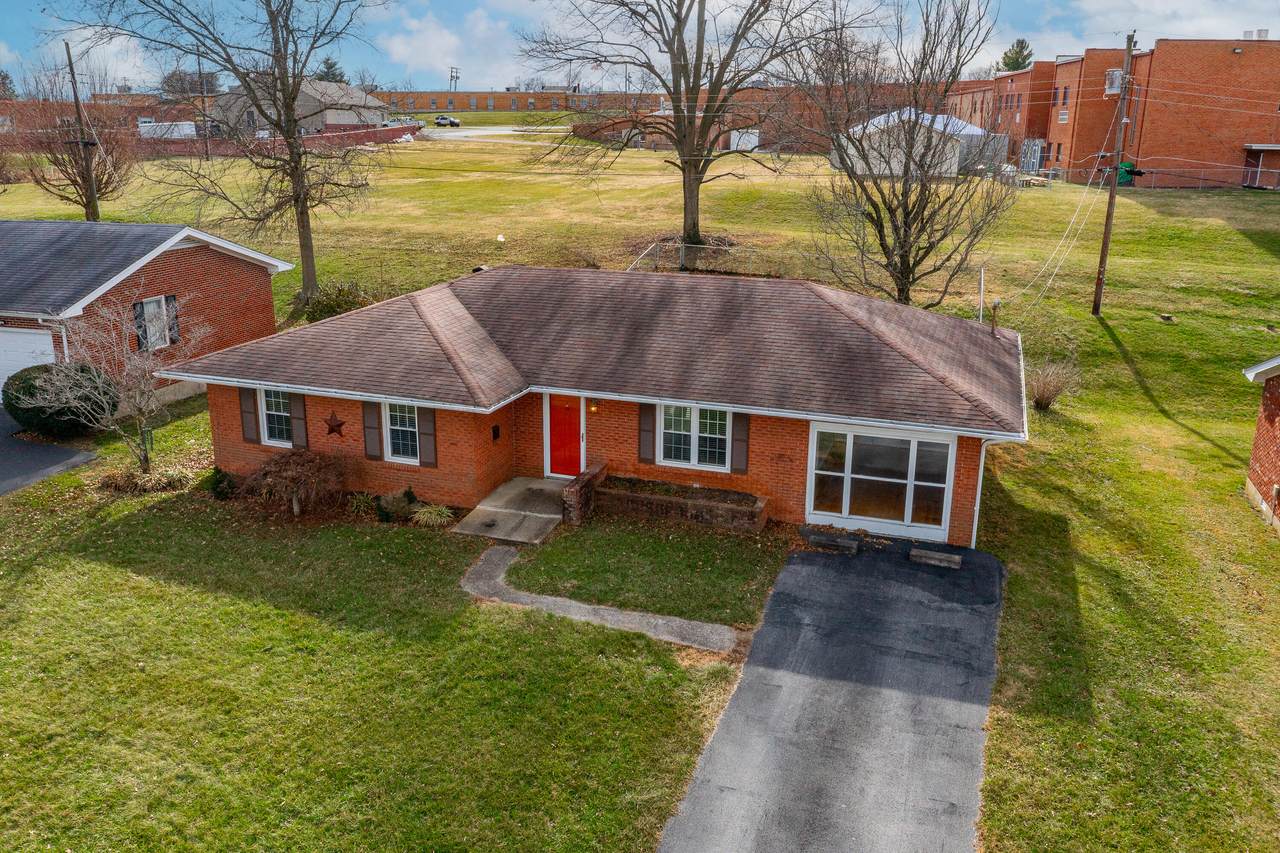 110 Pin Oak Drive - Photo 1