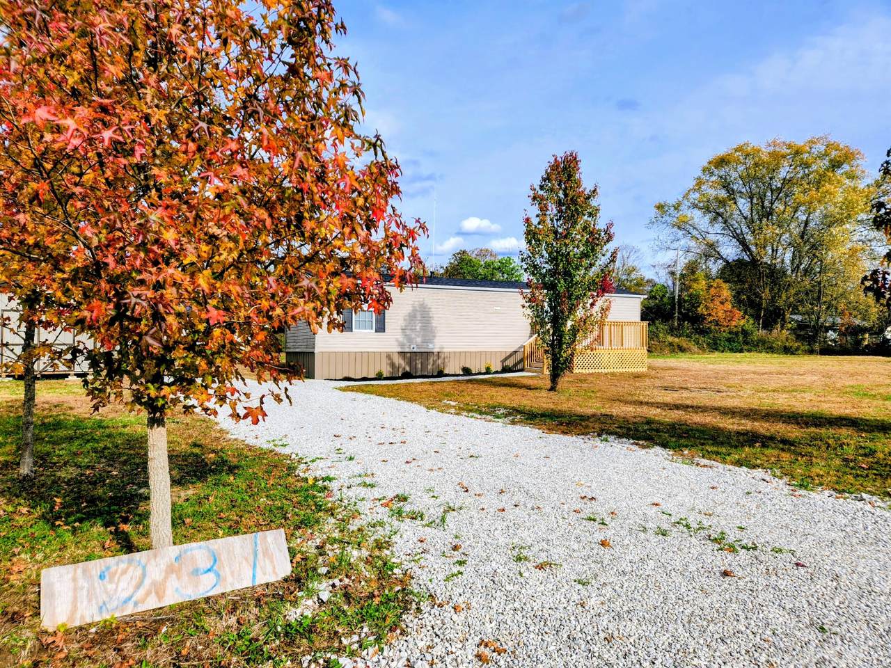 231 Sunset Drive - Photo 1