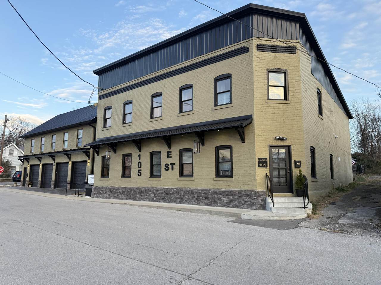 105 E Street - Photo 1