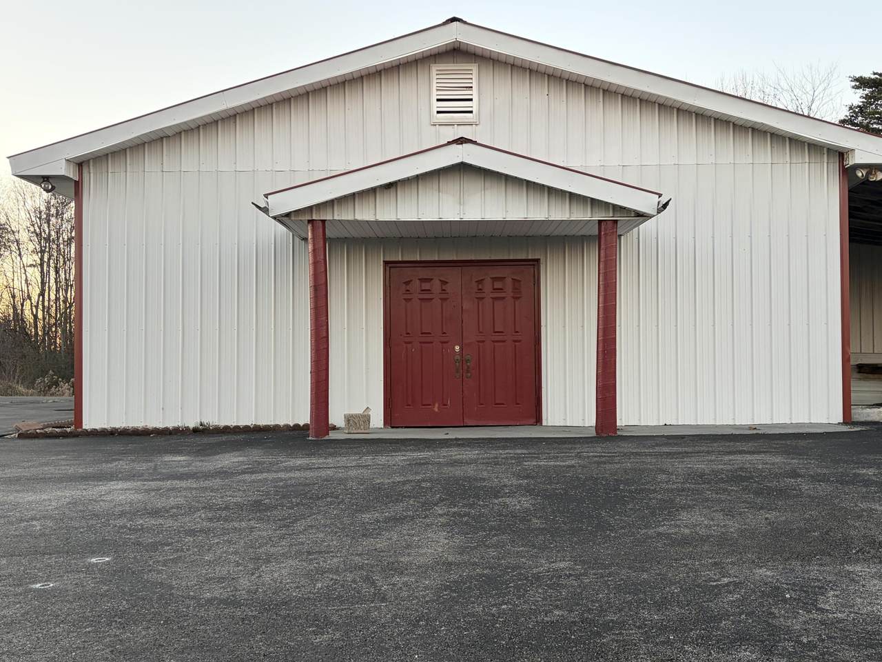 https://bt-photos.global.ssl.fastly.net/lexington/1280_boomver_1_20251217160820794443000000-2.jpg