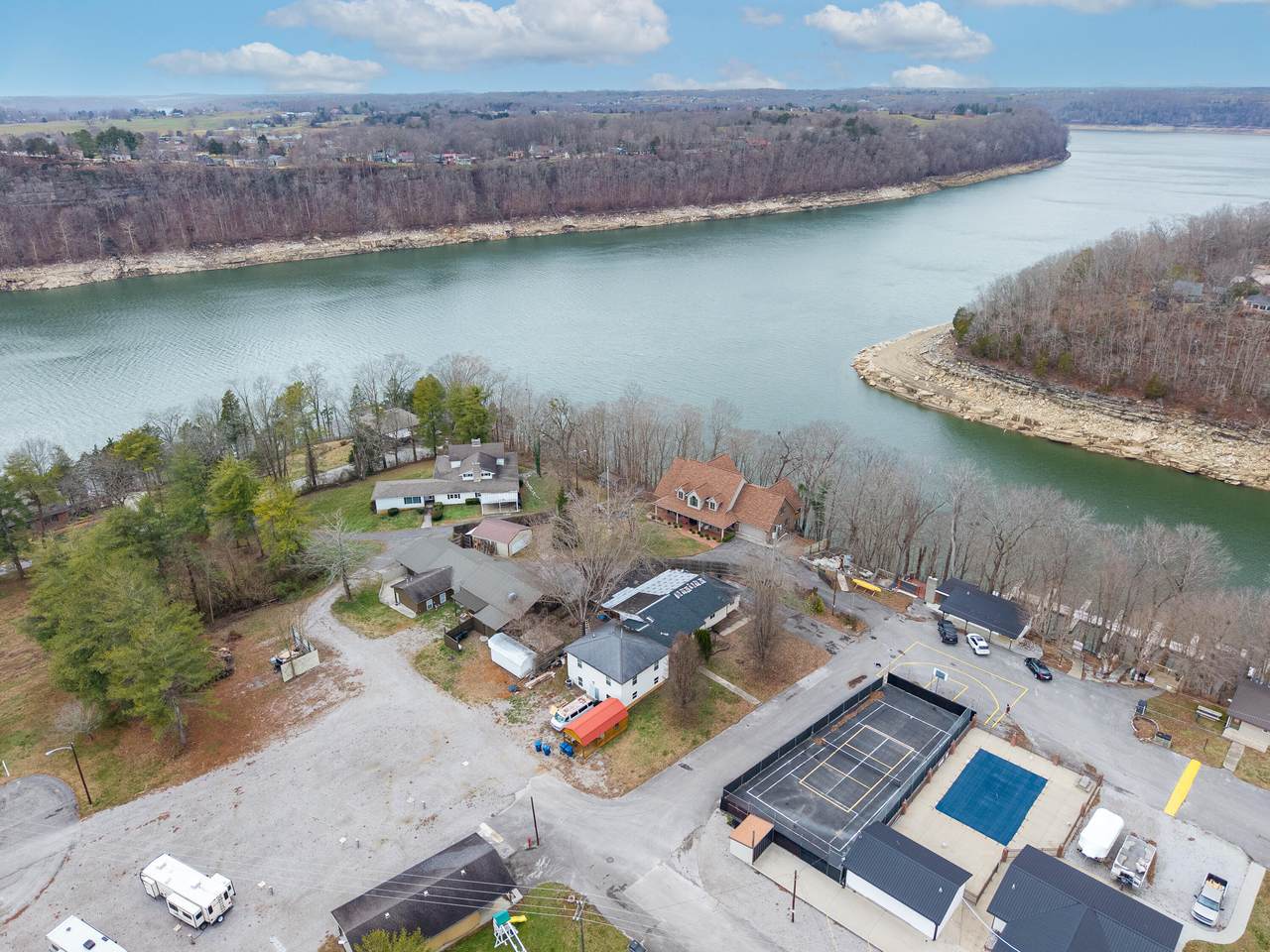105 Villagers Resort Drive - Photo 1