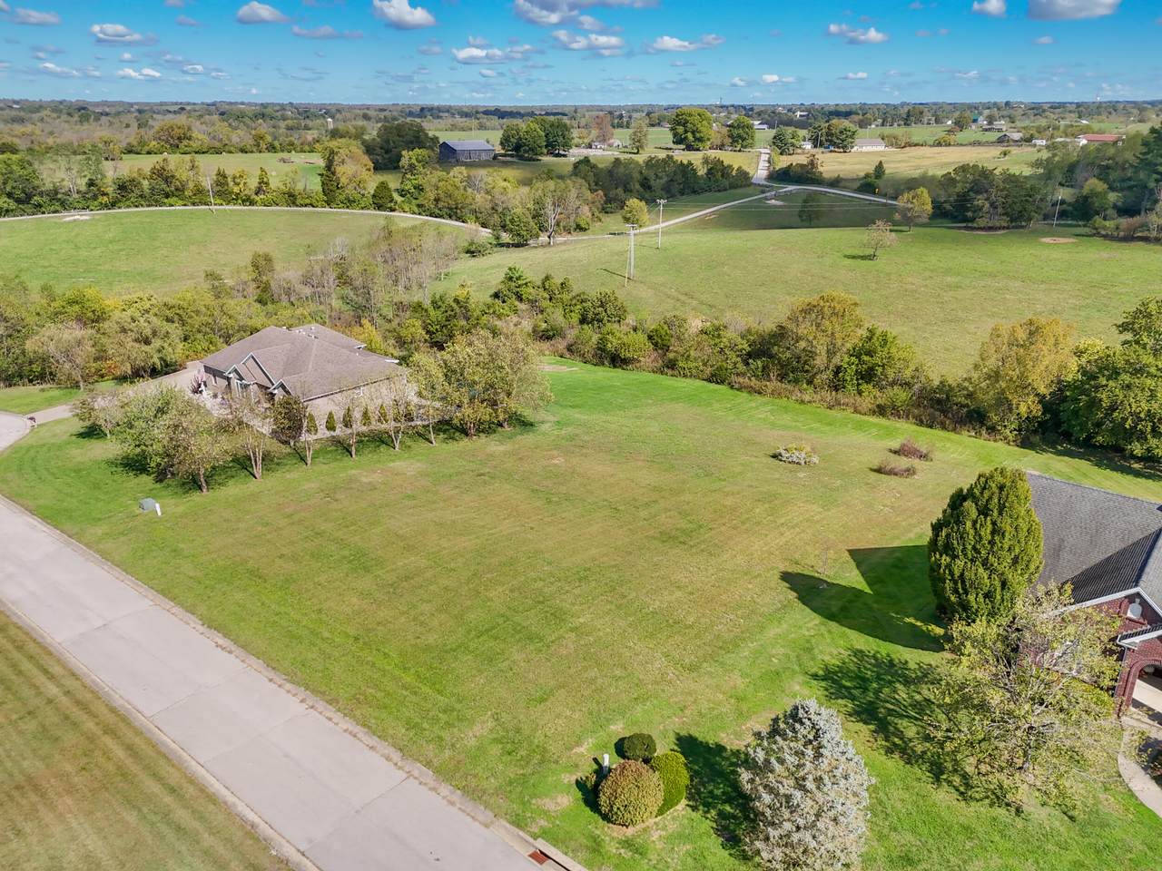 1005 Scotts Way - Photo 1