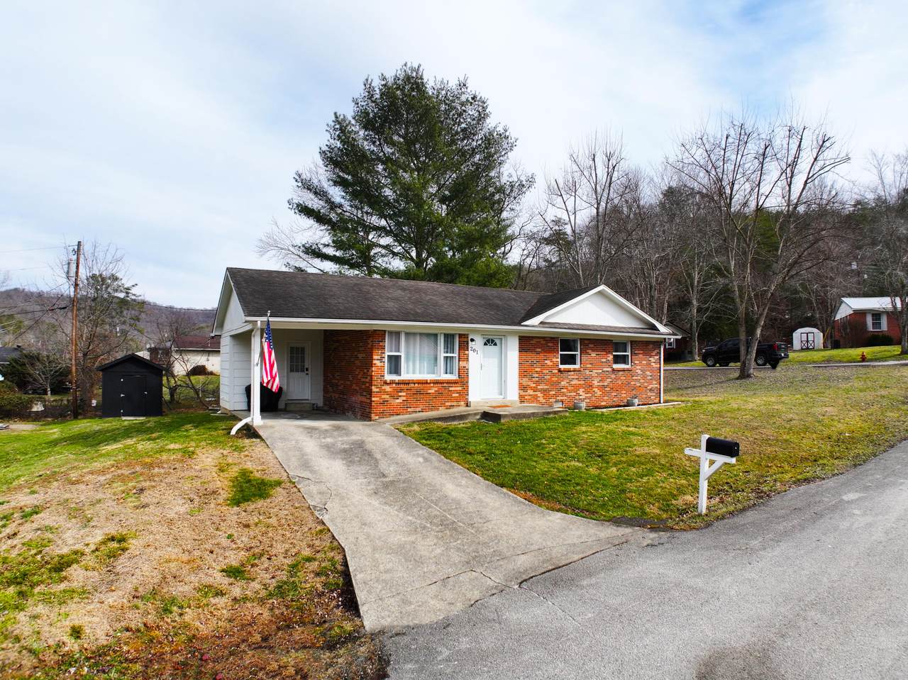 201 Scott Court - Photo 1
