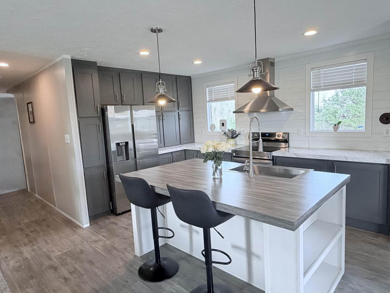 1090 West Adkins-Aurthor Rd - Photo 1