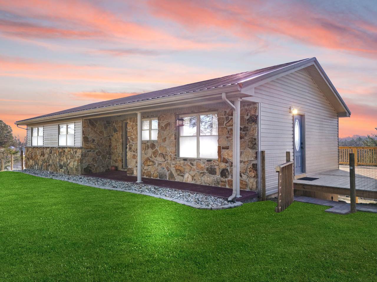 440 Spencer Road - Photo 1