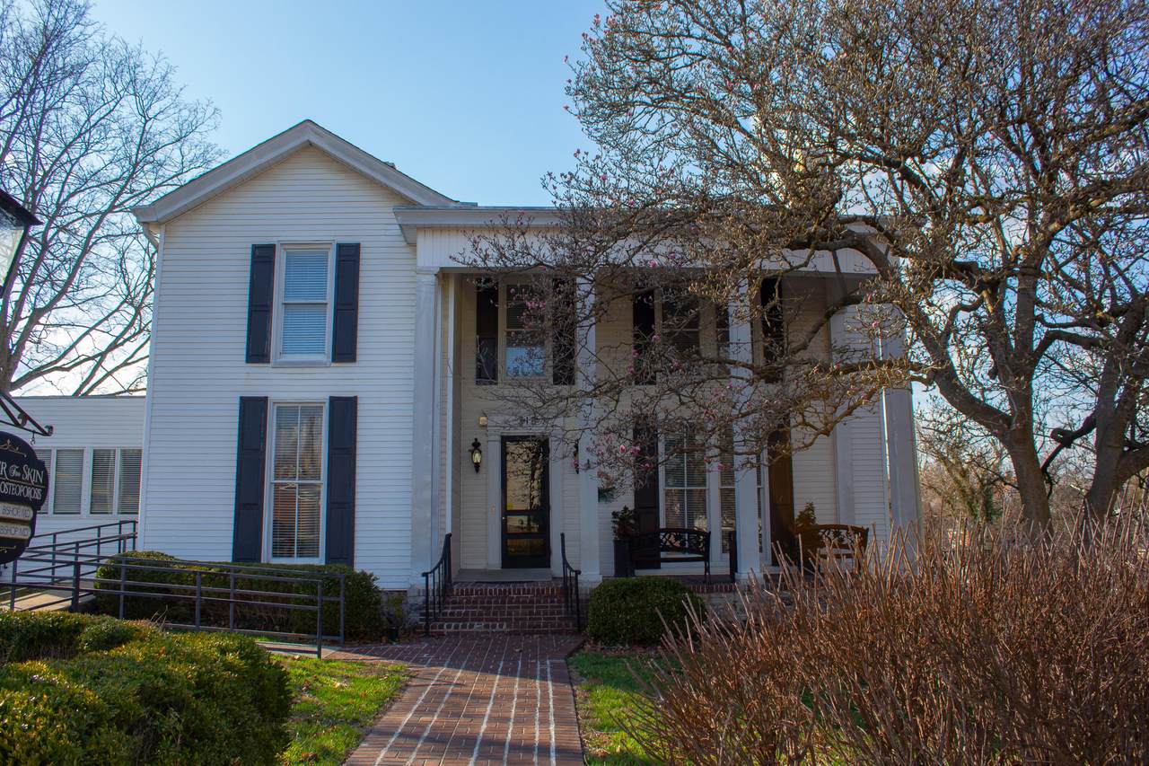 218 Maple Street - Photo 1