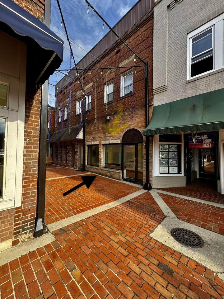 120 Coles Court - Photo 1