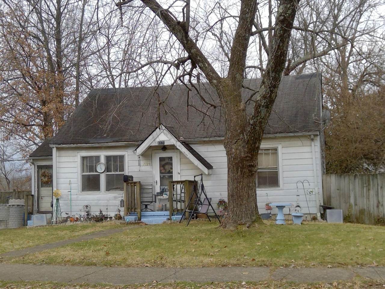 1120 Sparks Road - Photo 1