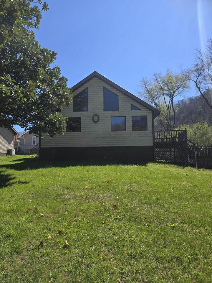 217 & 219 Elizabeth Drive - Photo 1
