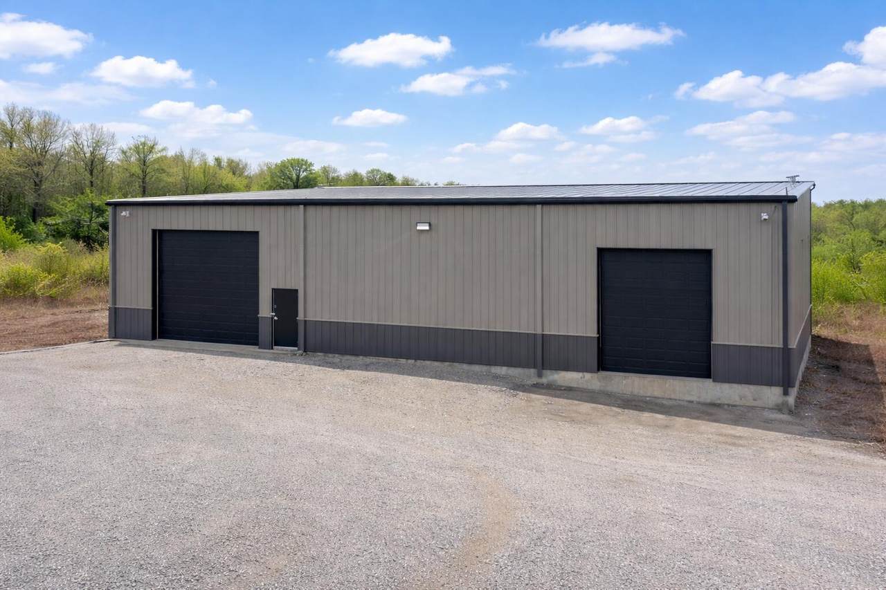 1421 Hwy 914 - Photo 1