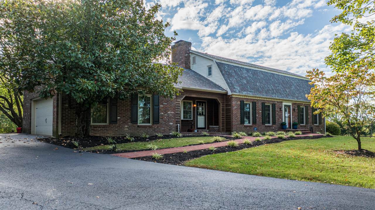 1231 Warwick Road - Photo 1