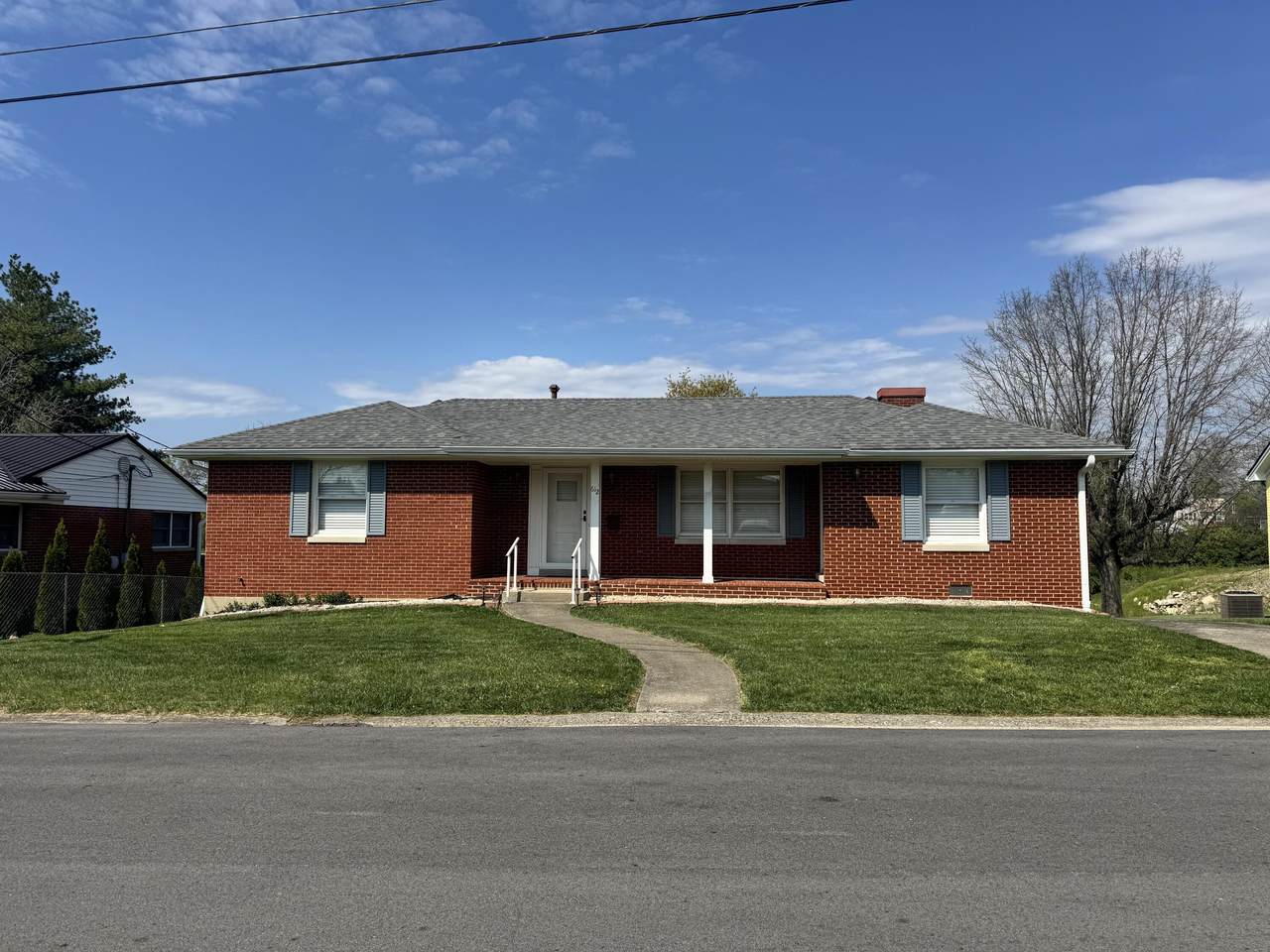 612 Elizabeth Court - Photo 1