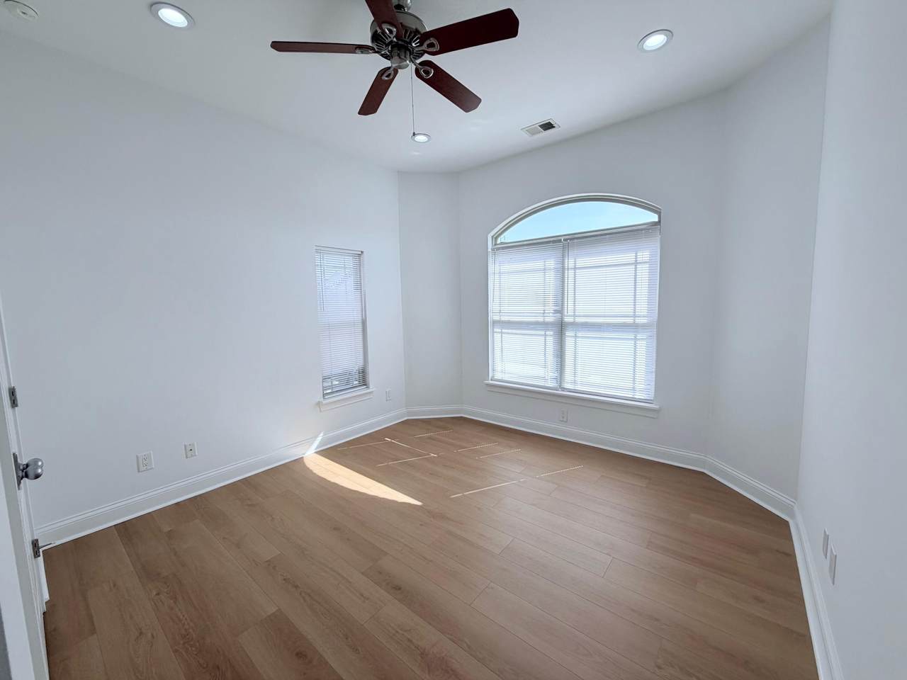 https://bt-photos.global.ssl.fastly.net/lexington/1280_boomver_1_20260408173545648532000000-2.jpg