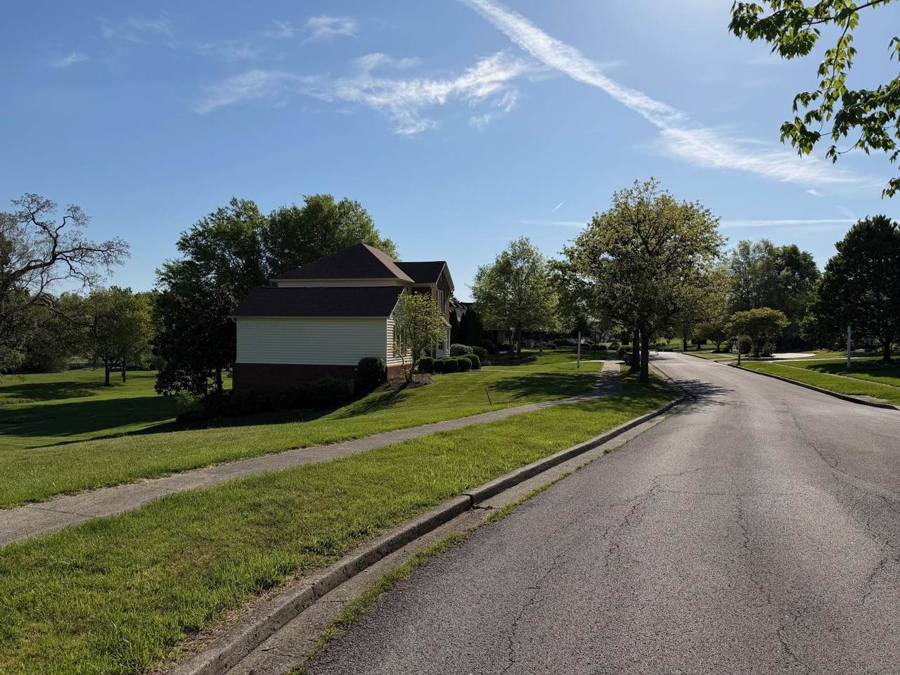 90 Raleigh Court - Photo 1