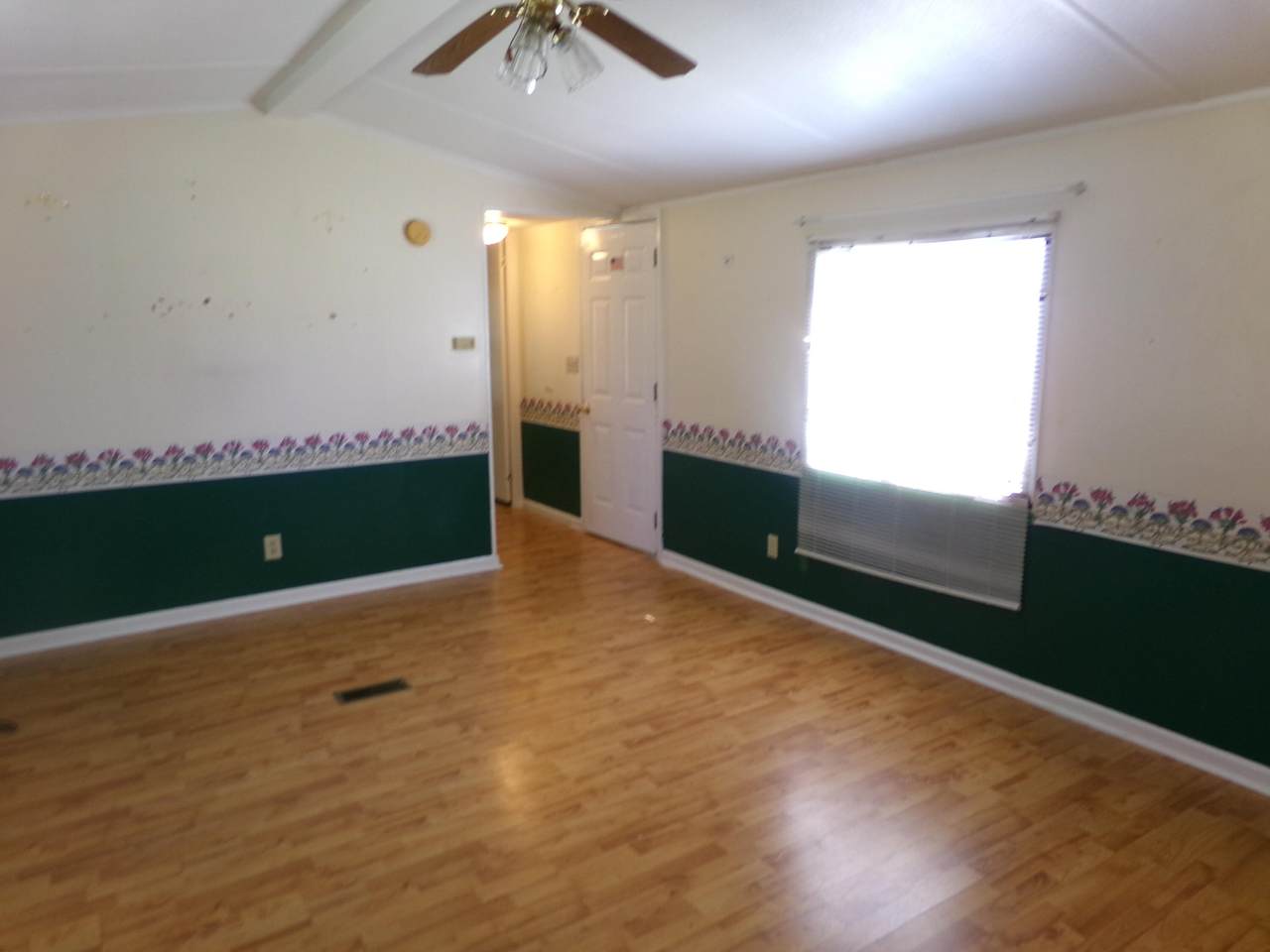 https://bt-photos.global.ssl.fastly.net/lexington/1280_boomver_1_20260427182322513684000000-2.jpg