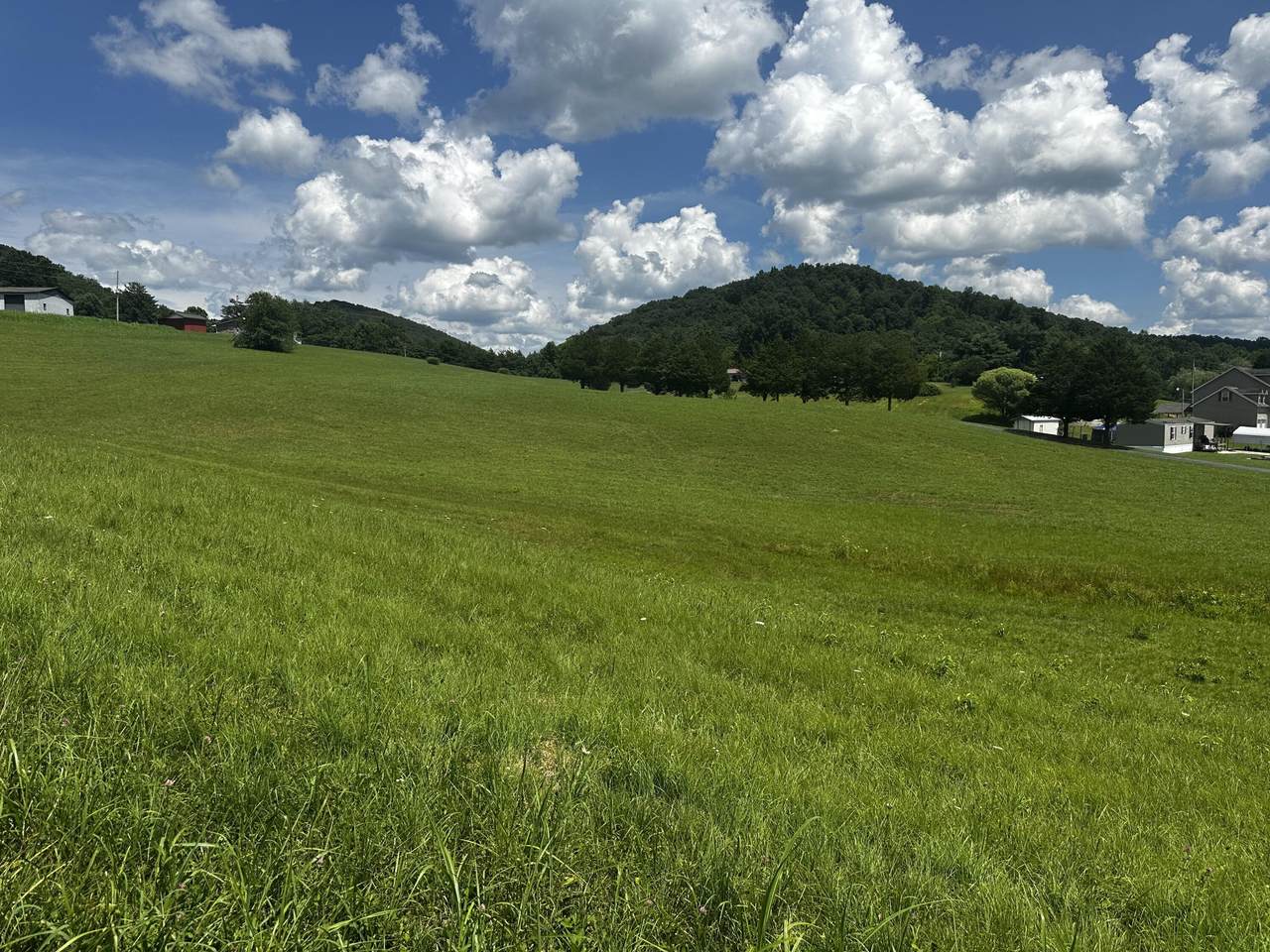 https://bt-photos.global.ssl.fastly.net/lexington/orig_boomver_1_20260429174241697440000000-2.jpg