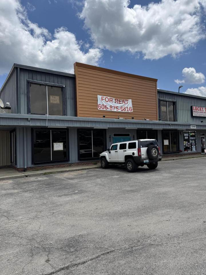 1340 Highway 27 - Photo 1