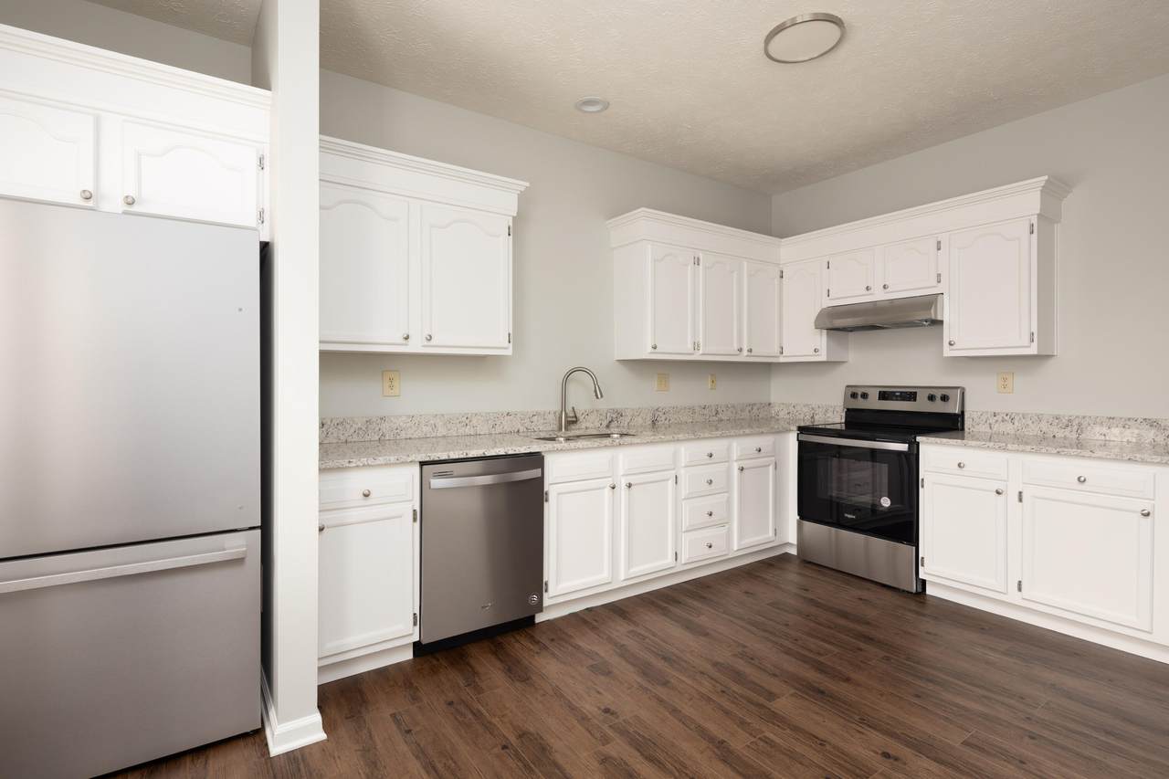 1136 Parliament Way - Photo 1