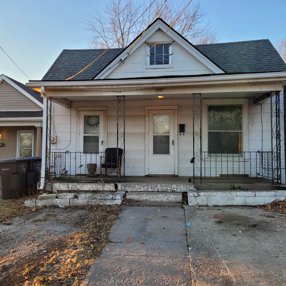 1007 Bryan Avenue - Photo 1