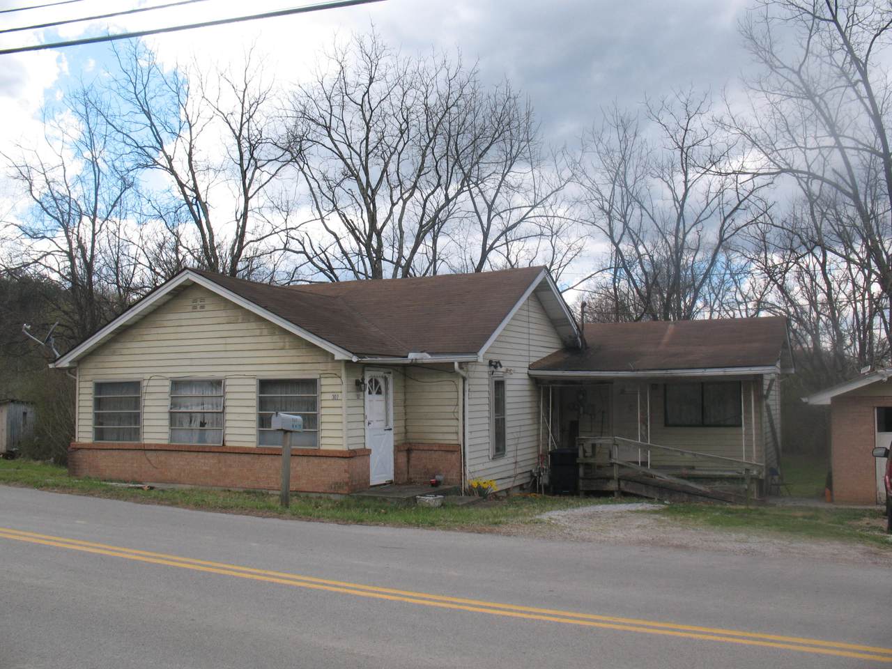 307 16th Street - Photo 1