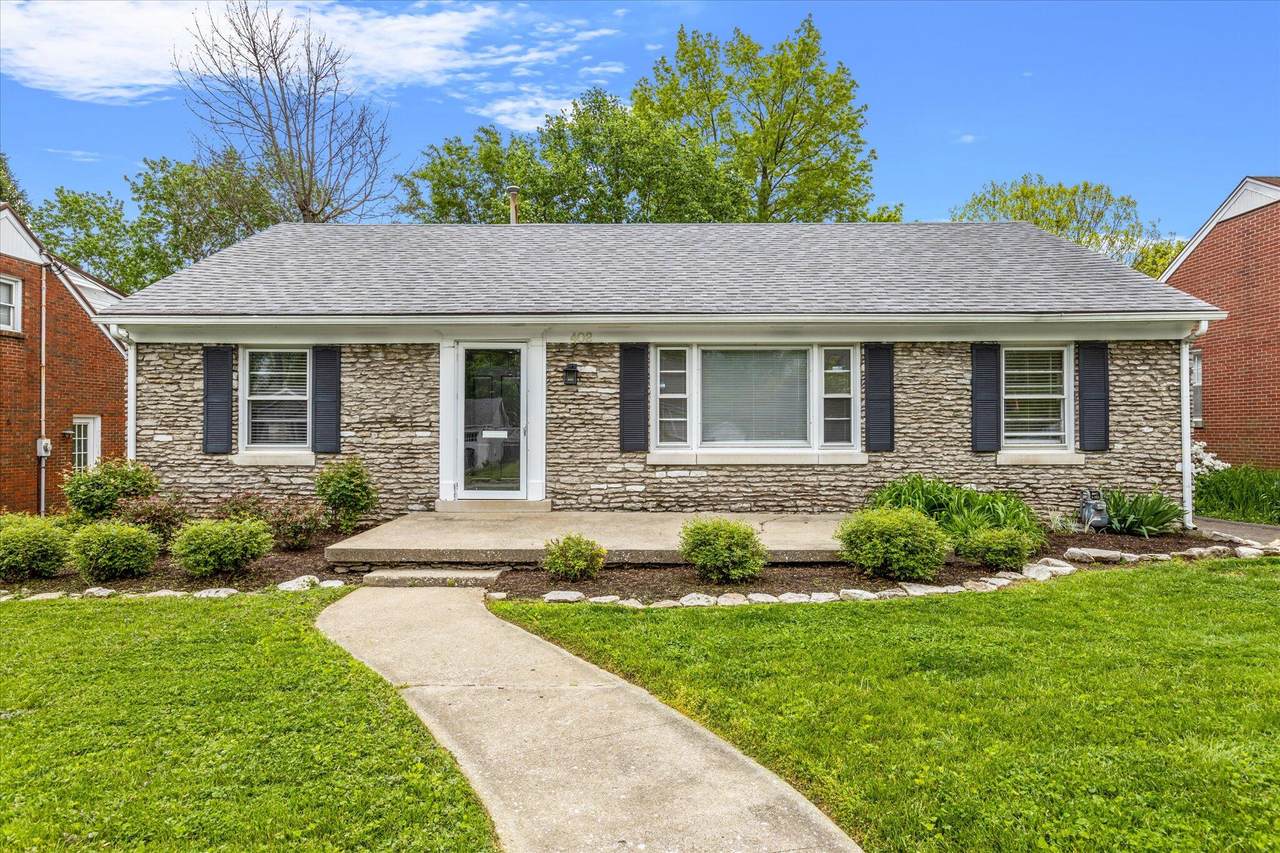 402 Kingswood Drive - Photo 1