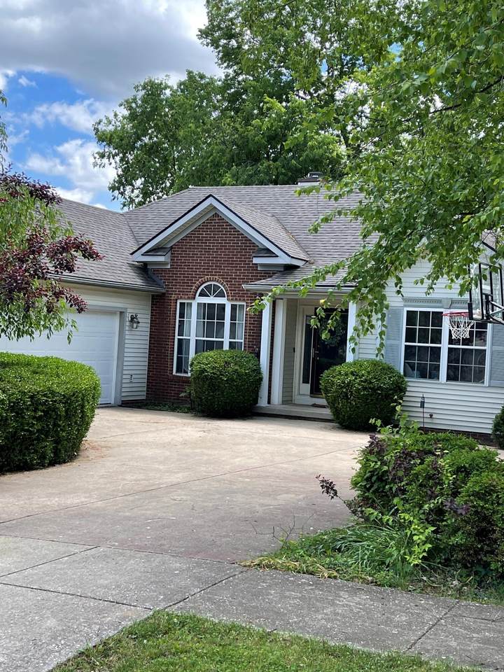 114 Montclair Court - Photo 1