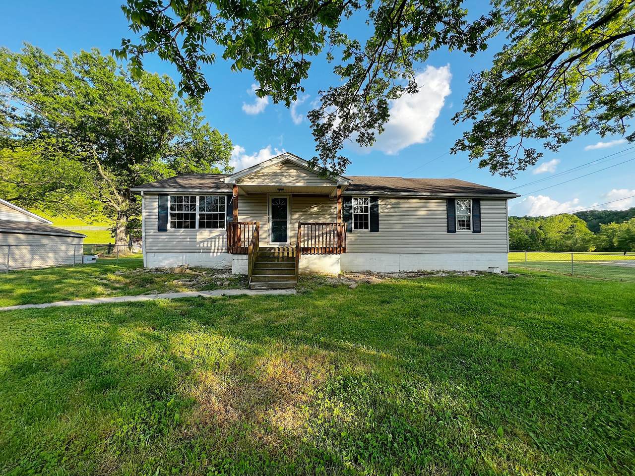 8087 Hwy 472 - Photo 1