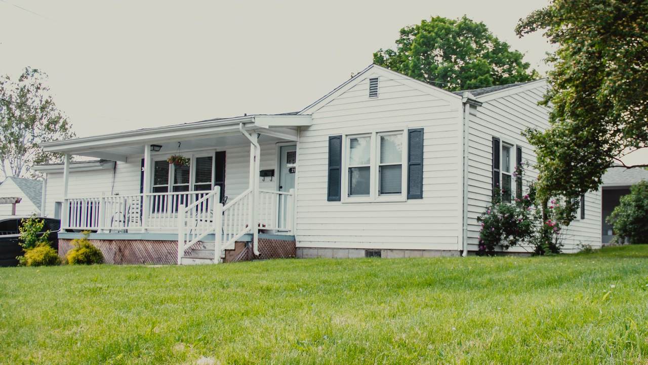 219 Elizabeth Street - Photo 1
