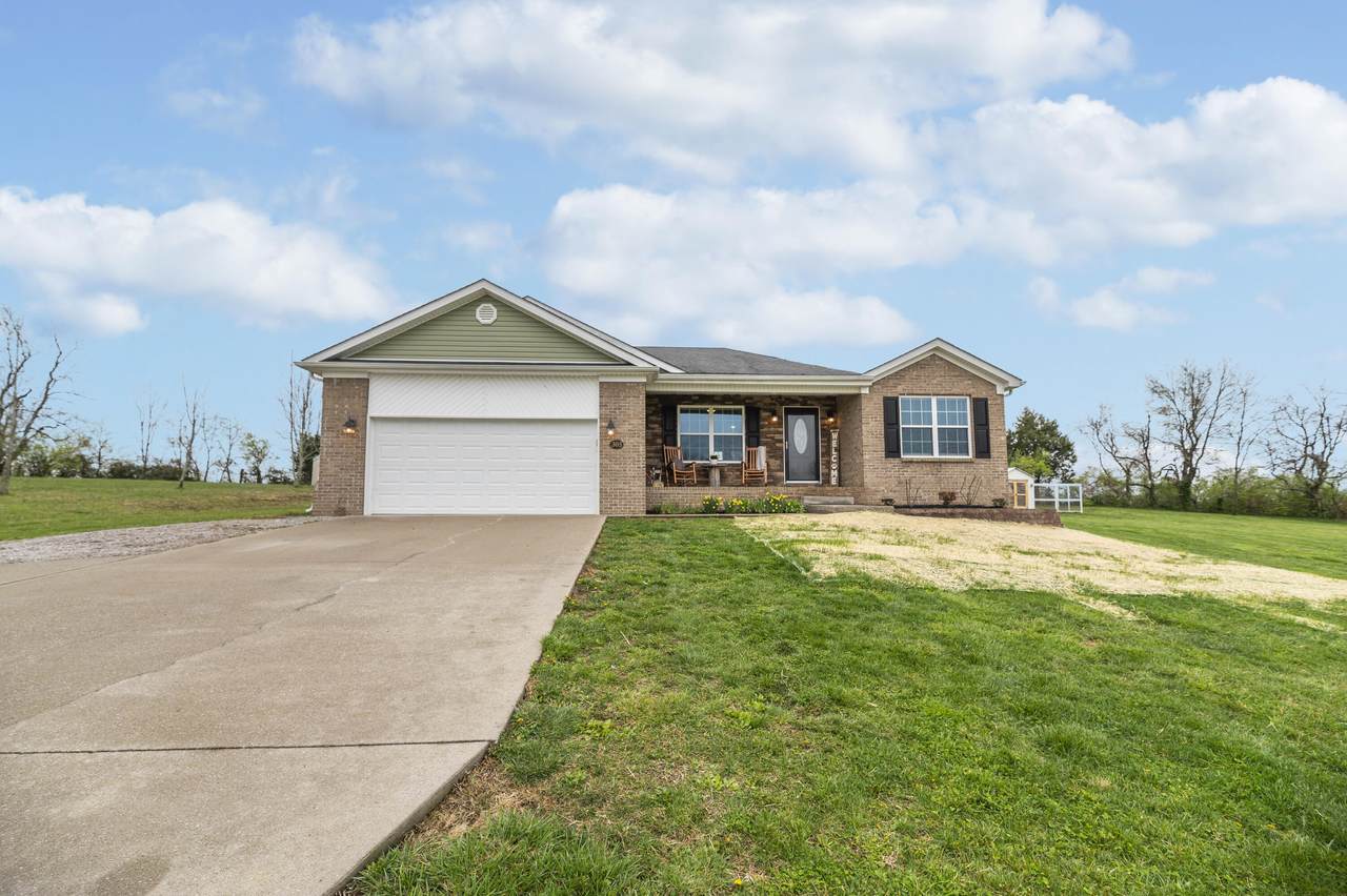 305 Wilshire Way - Photo 1