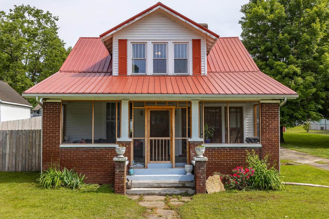 411 Burgin Main Street - Photo 1