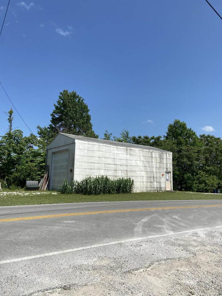 336 N Hwy 1651 - Photo 1